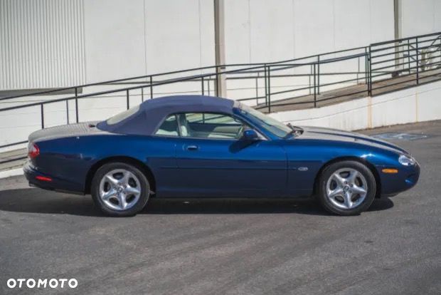 Jaguar XK8 - 5