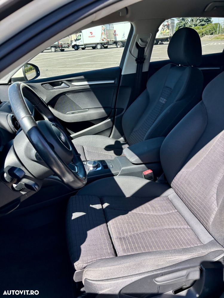 Audi A3 Sportback 2.0 TDI Ambiente - 8