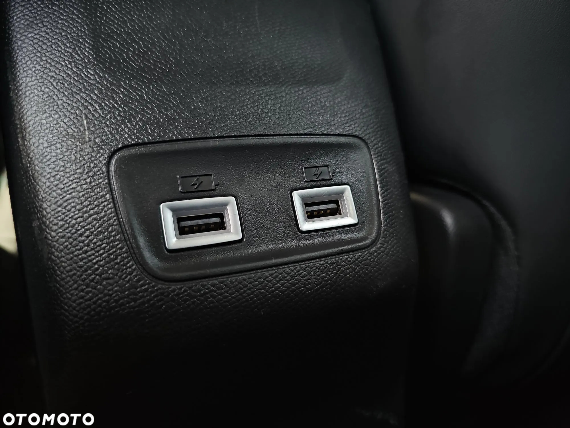 Peugeot 2008 PureTech 130 EAT8 Allure Pack - 28
