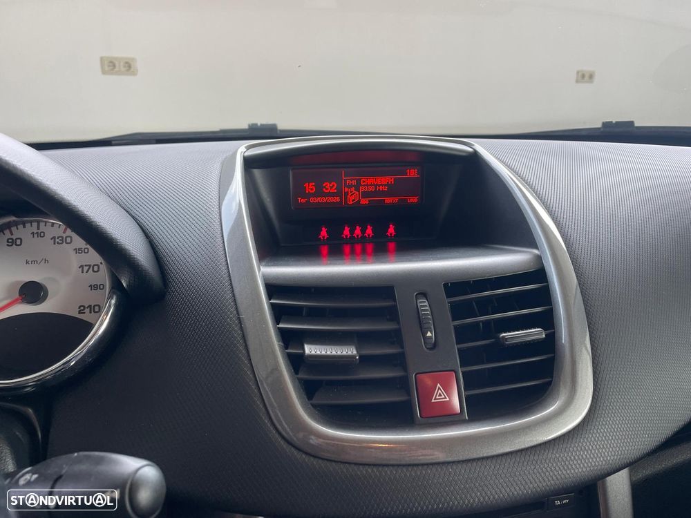 Peugeot 207 1.4 VTi Sportium - 11