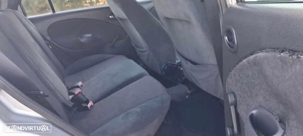 Ford Fiesta 1.25 Ghia - 10