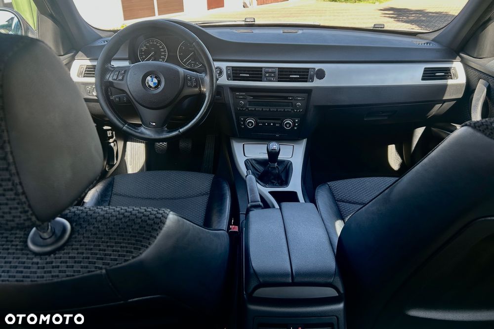 BMW Seria 3 318i - 2