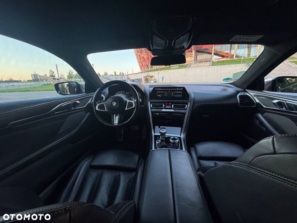 BMW Seria 8 - 16