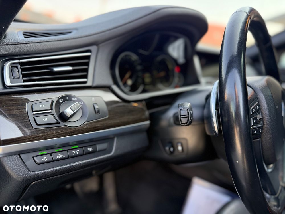 BMW Seria 7 - 13