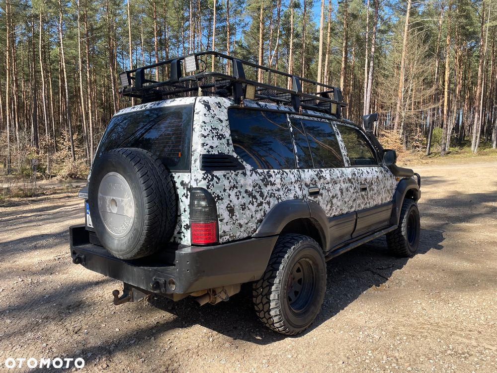 Toyota Land Cruiser - 3