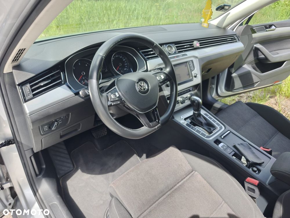 Volkswagen Passat - 15