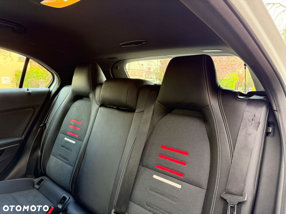 Mercedes-Benz Klasa A 180 7G-DCT AMG Line - 13