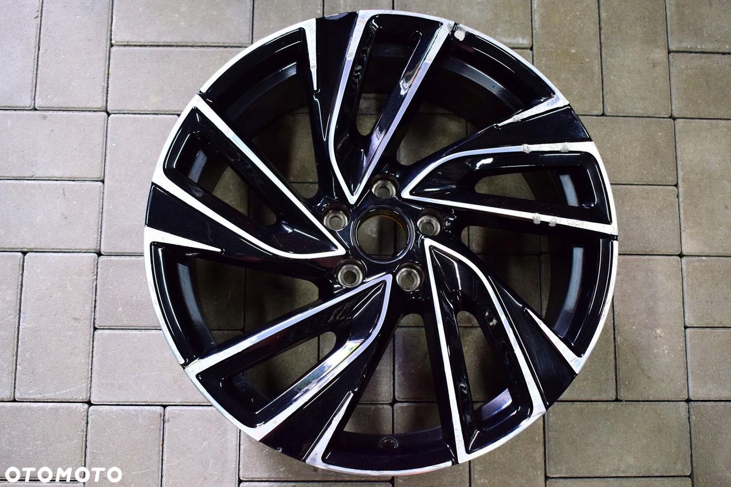 VW 19 ,,R-Line Golf VIII 5H0 Oryginał - 1