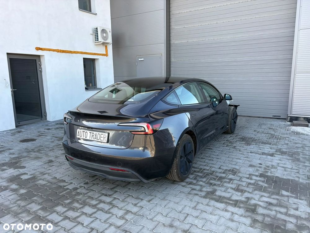 Tesla Model 3 - 5