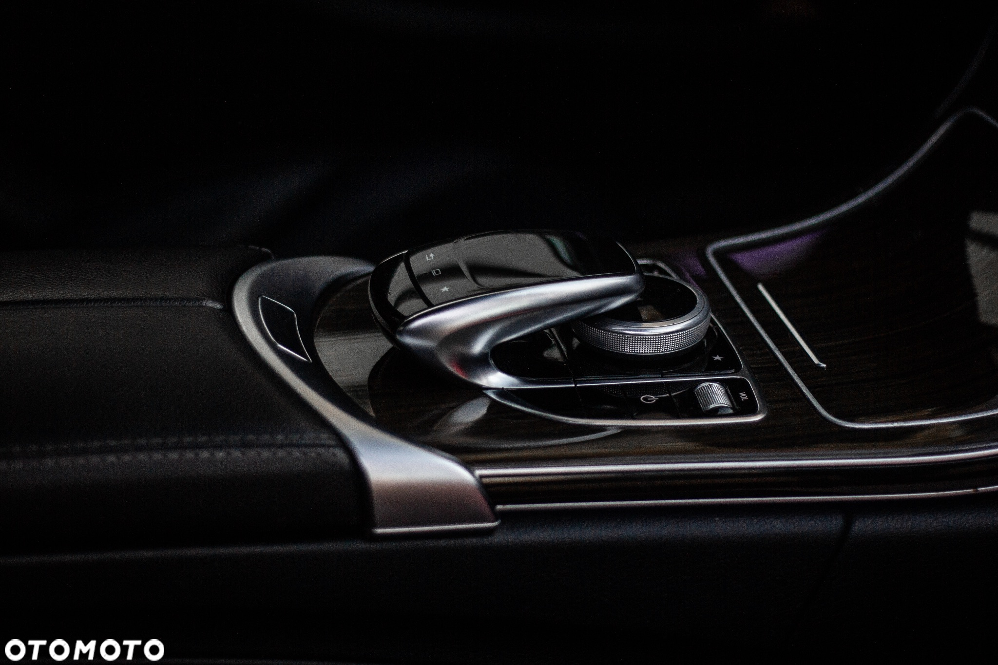 Mercedes-Benz Klasa C 300 7G-TRONIC - 21