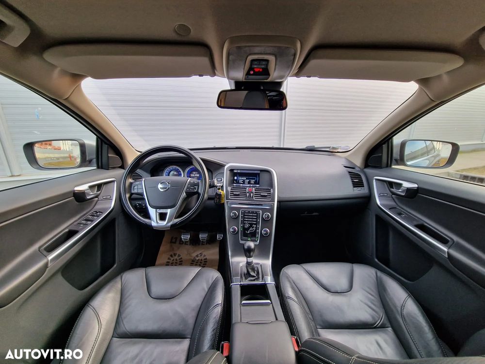 Volvo XC 60 2.4D AWD RDesign - 3