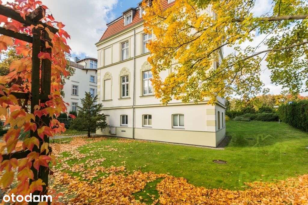 Apartament z tarasem z widokiem na morze.