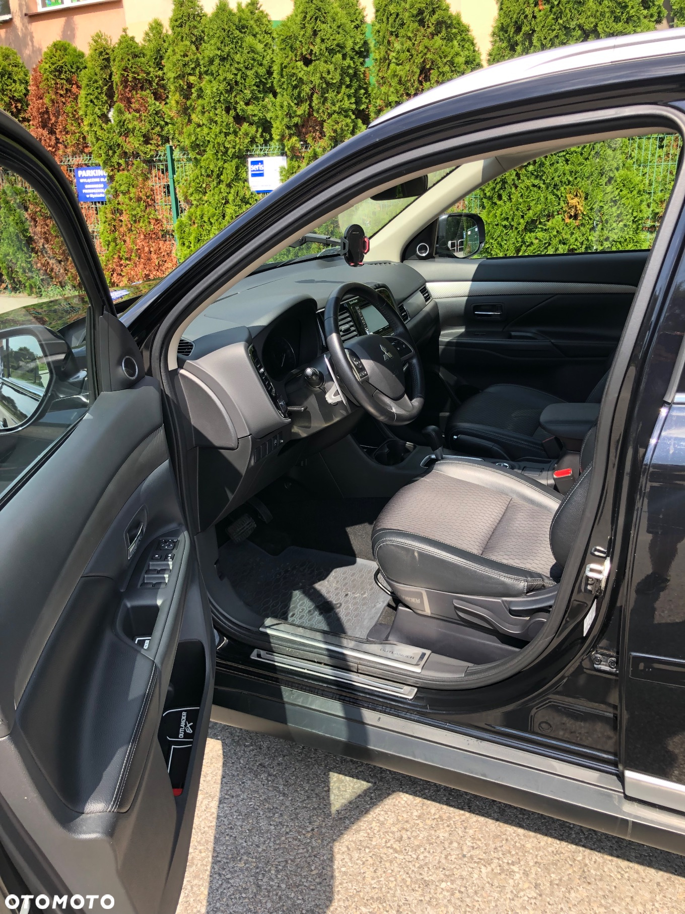 Mitsubishi Outlander 2.0 Intense + Navi 4WD CVT - 11
