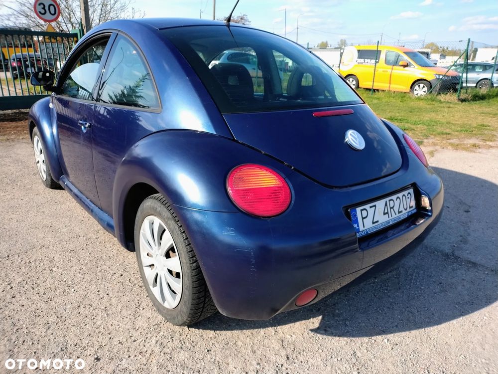 Volkswagen New Beetle - 4