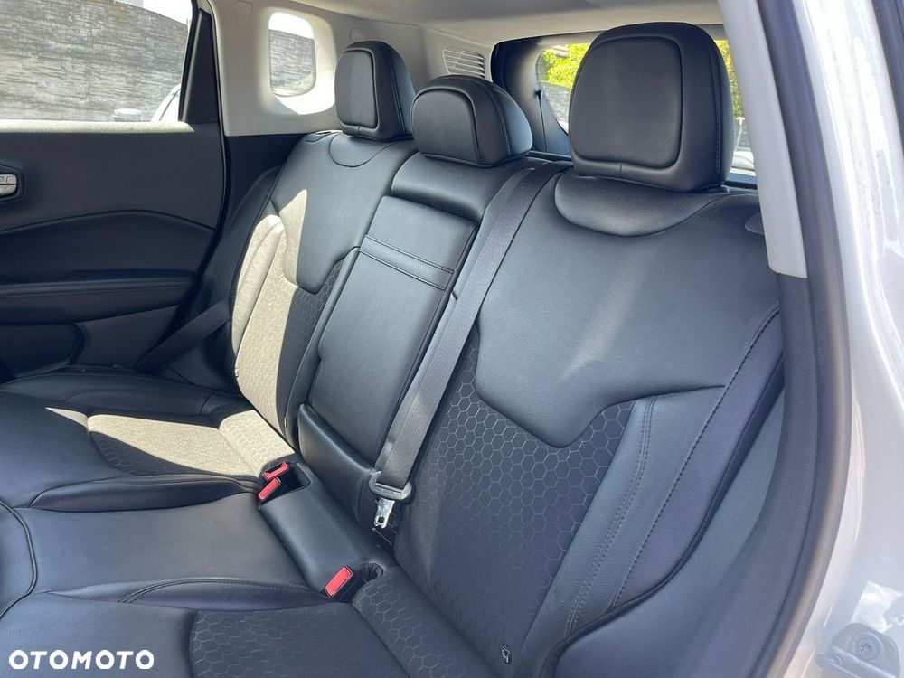 Jeep Compass 1.3 TMair Night Eagle FWD S&S DDCT - 11