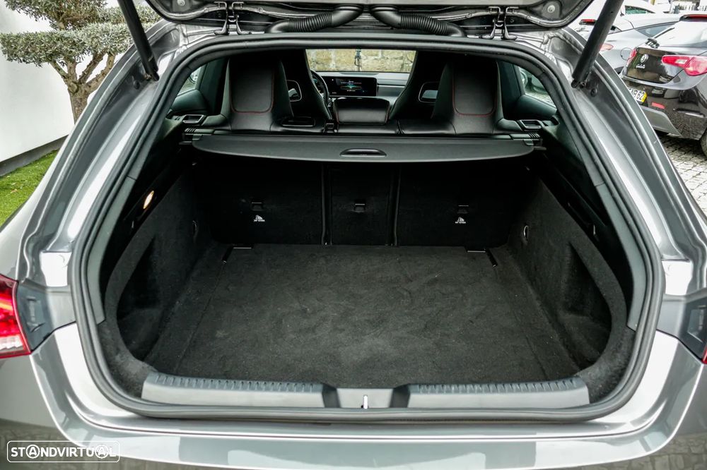 Mercedes-Benz CLA 180 d Shooting Brake AMG Line Aut. - 16