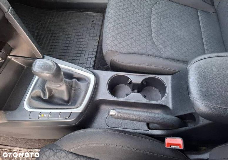 Kia Ceed - 10