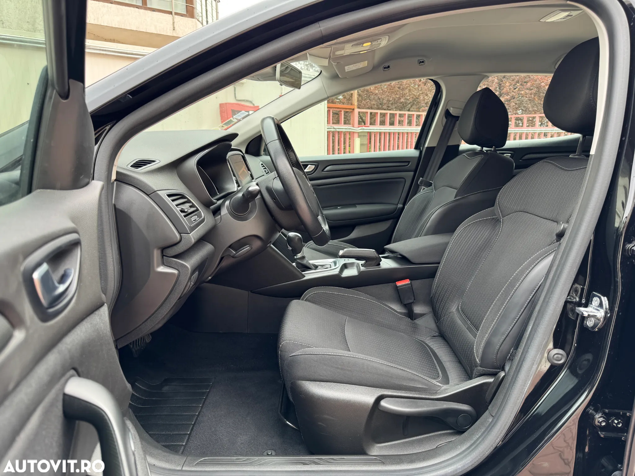 Renault Megane ENERGY dCi 110 EDC LIMITED - 11