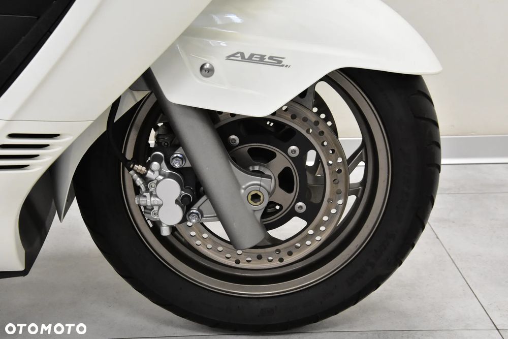 Suzuki Burgman - 24