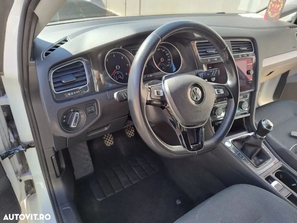 Volkswagen Golf 1.6 TDI Comfortline - 4