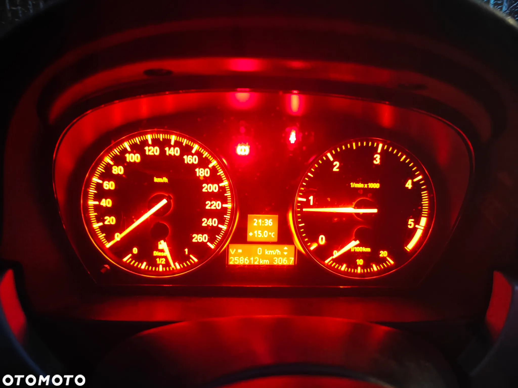 BMW Seria 3 318d - 10