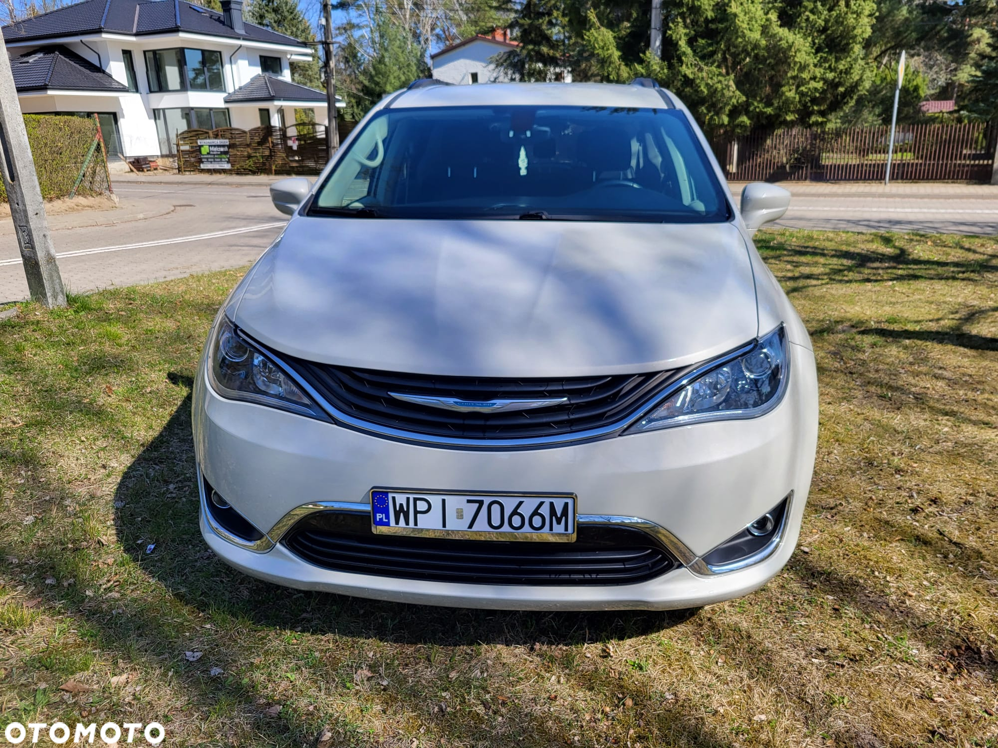 Chrysler Pacifica - 3