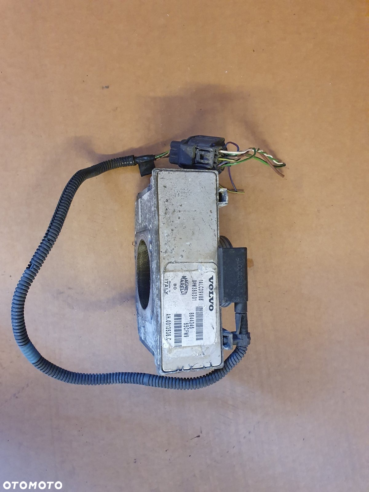 PRZEPUSTNICA VOLVO V70 S80 S60 8644345 - 2