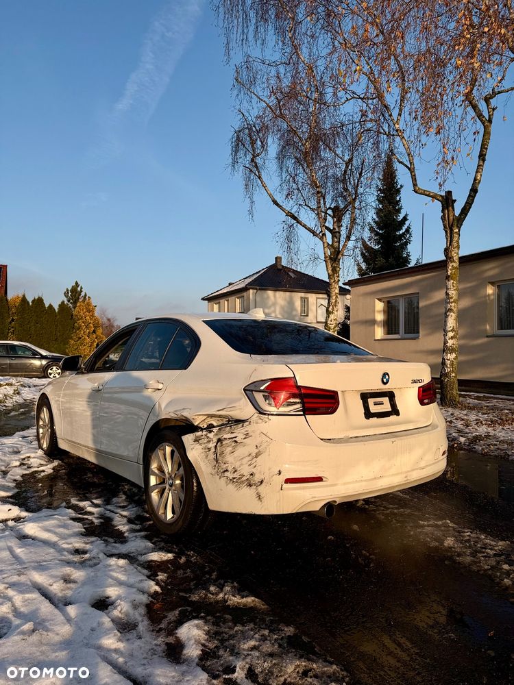 BMW Seria 3 320i Edition M Sport Shadow - 4