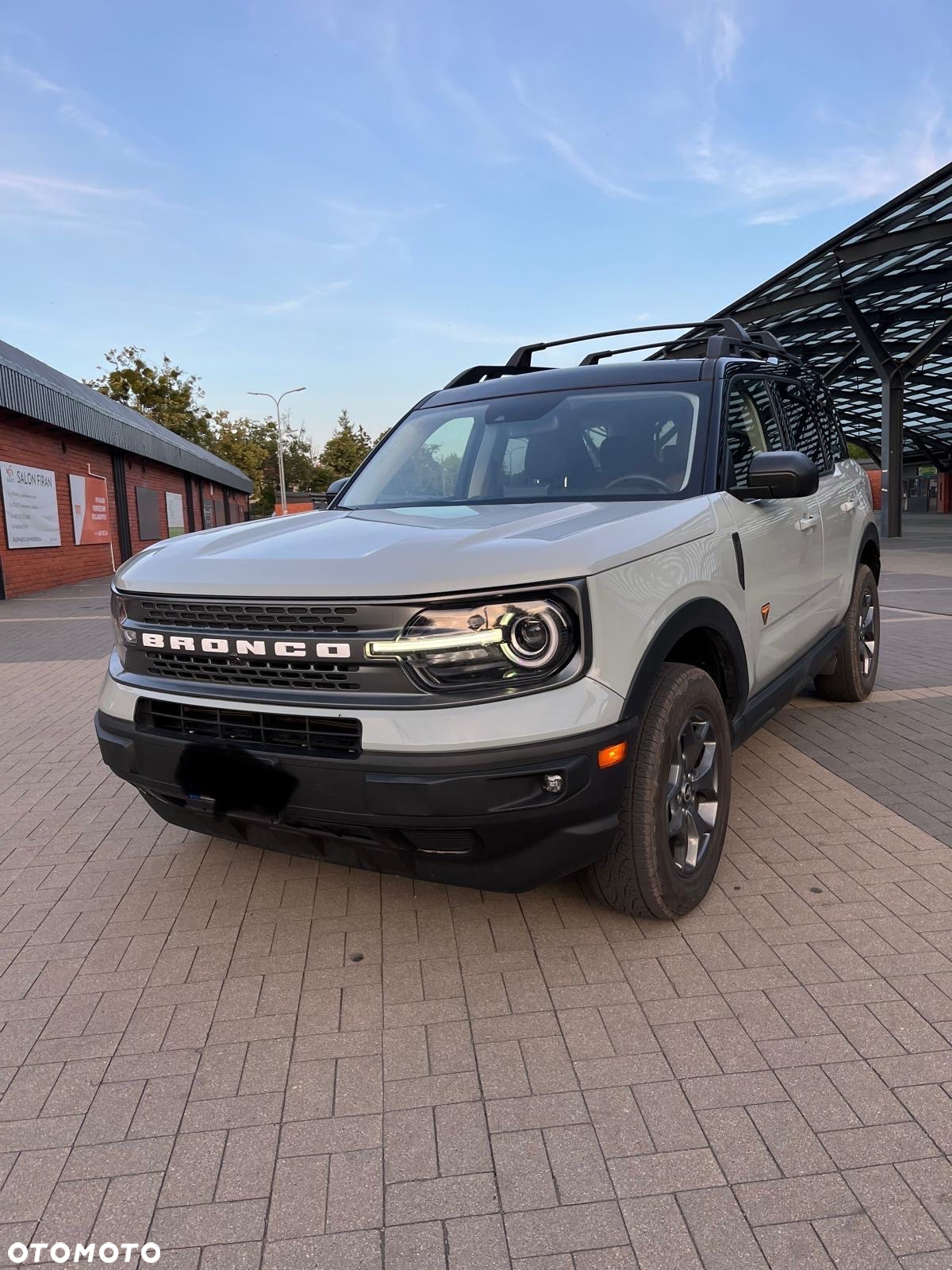 Ford Bronco - 7