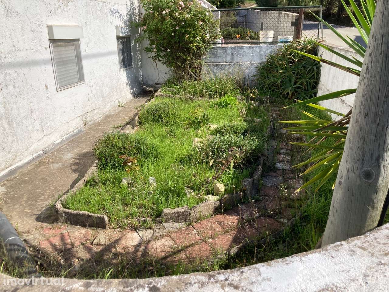 R/C de moradia com logradouro - Grande imagem: 3/13