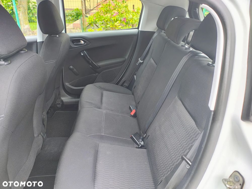 Peugeot 208 1.6 BlueHDi Active S&S - 12