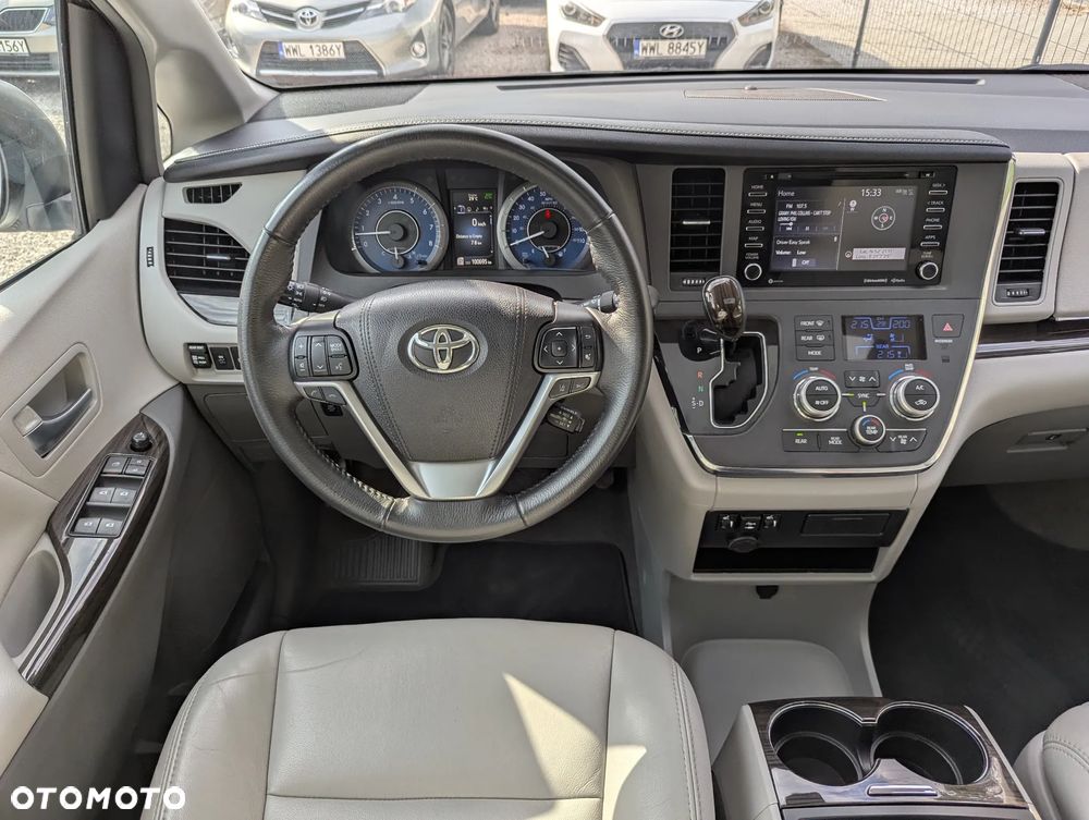 Toyota Sienna 3.5 V6 XLE AWD - 13