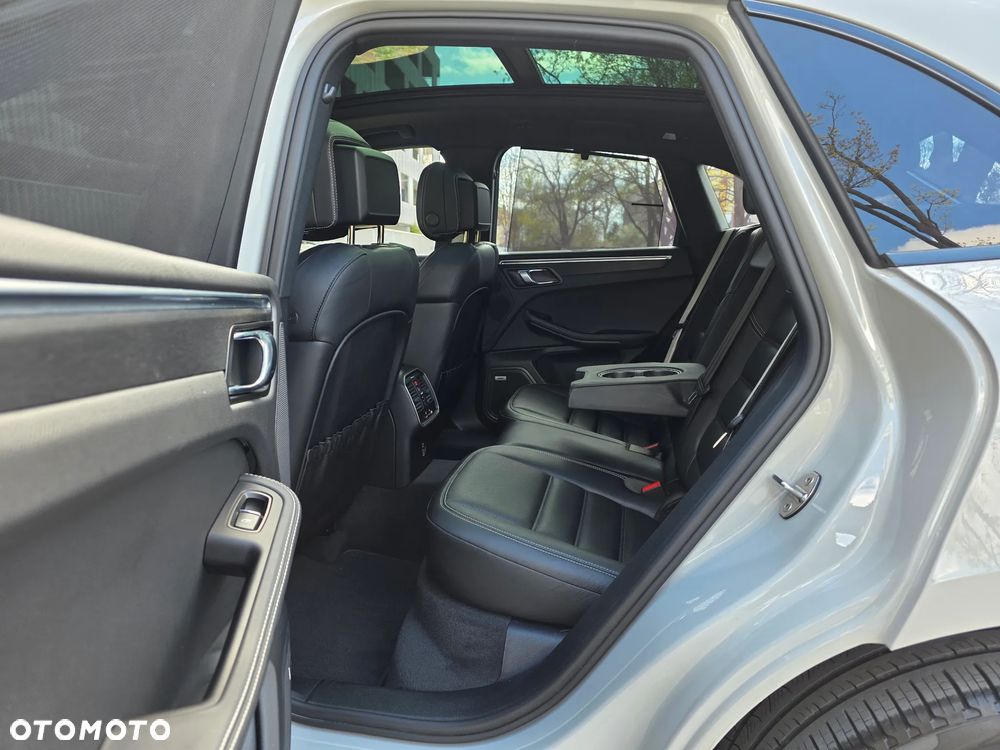 Porsche Macan GTS PDK - 25