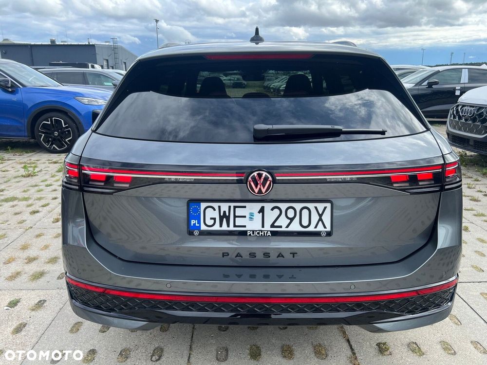 Volkswagen Passat Variant 2.0 TSI R-Line Plus DSG - 4
