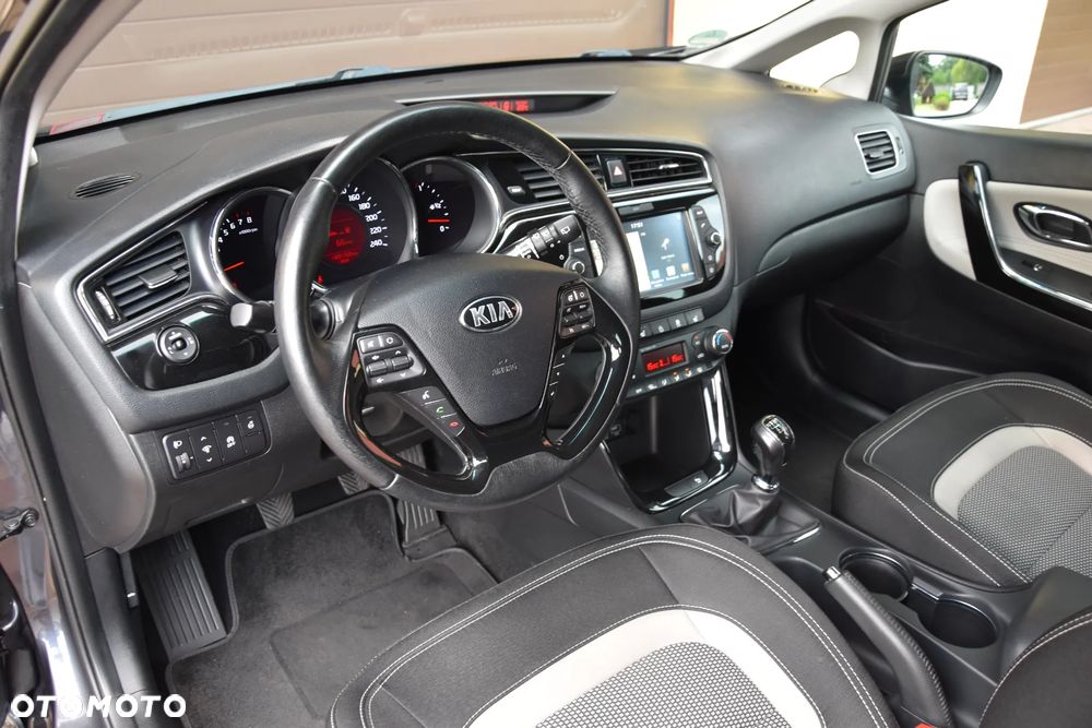 Kia Ceed 1.4 CVVT Dream-Team Edition - 20