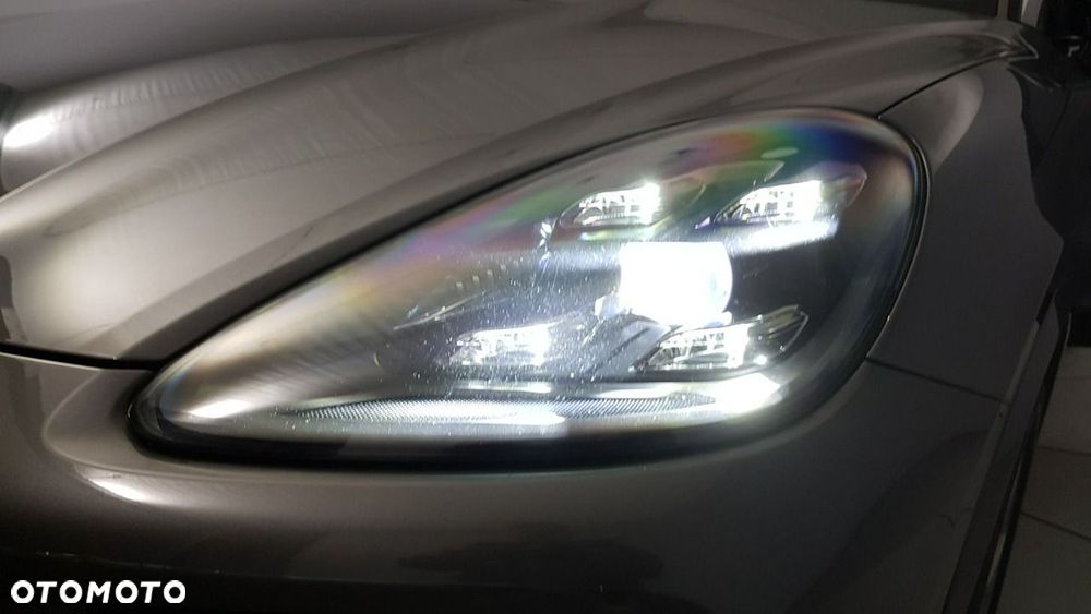 Porsche Cayenne - 14