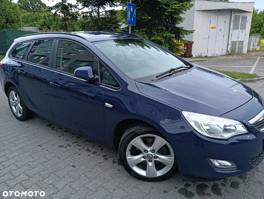 Opel Astra 2.0 CDTI DPF Design Edition - 3