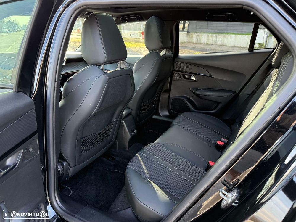 Peugeot 2008 1.2 PureTech GT Line EAT8 - 23