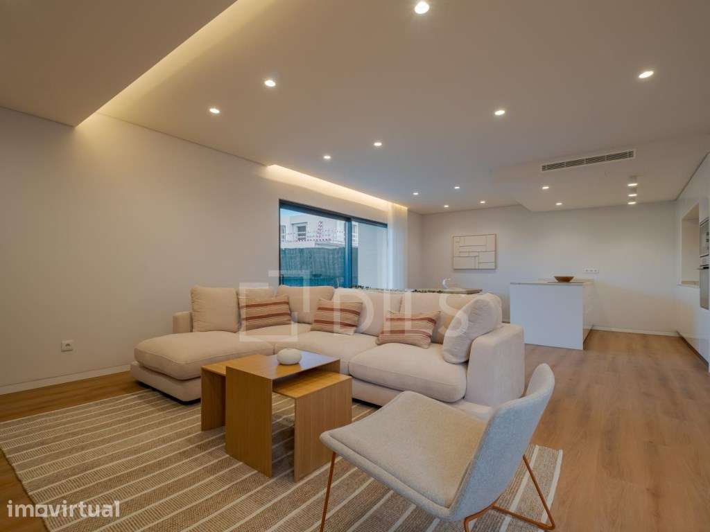 Moradia T3 duplex com garagem e piscina na Herdade do Meio, Amora - Grande imagem: 4/70