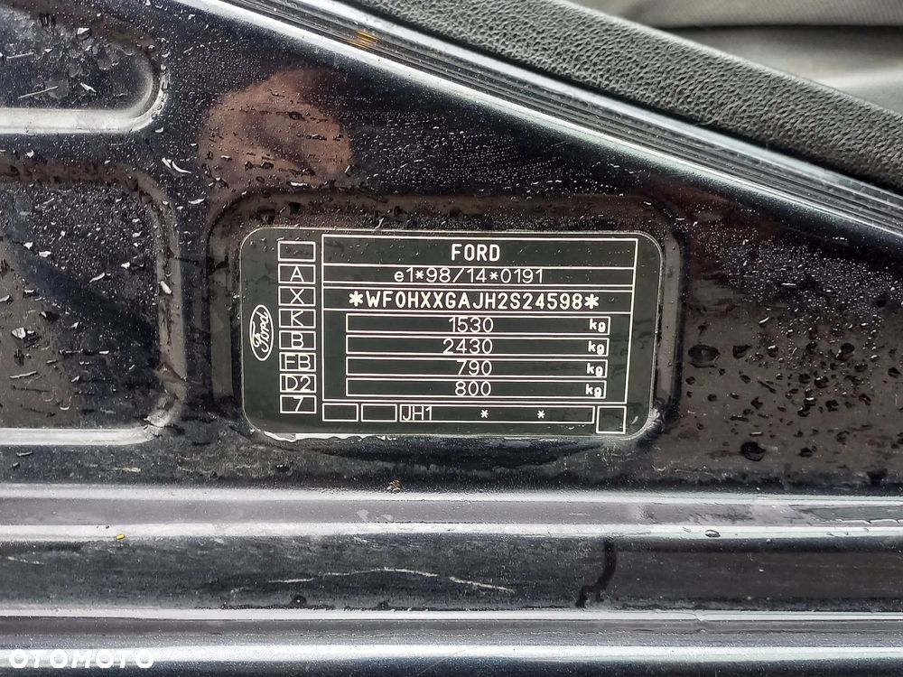 Ford Fiesta 1.4 Ghia - 29