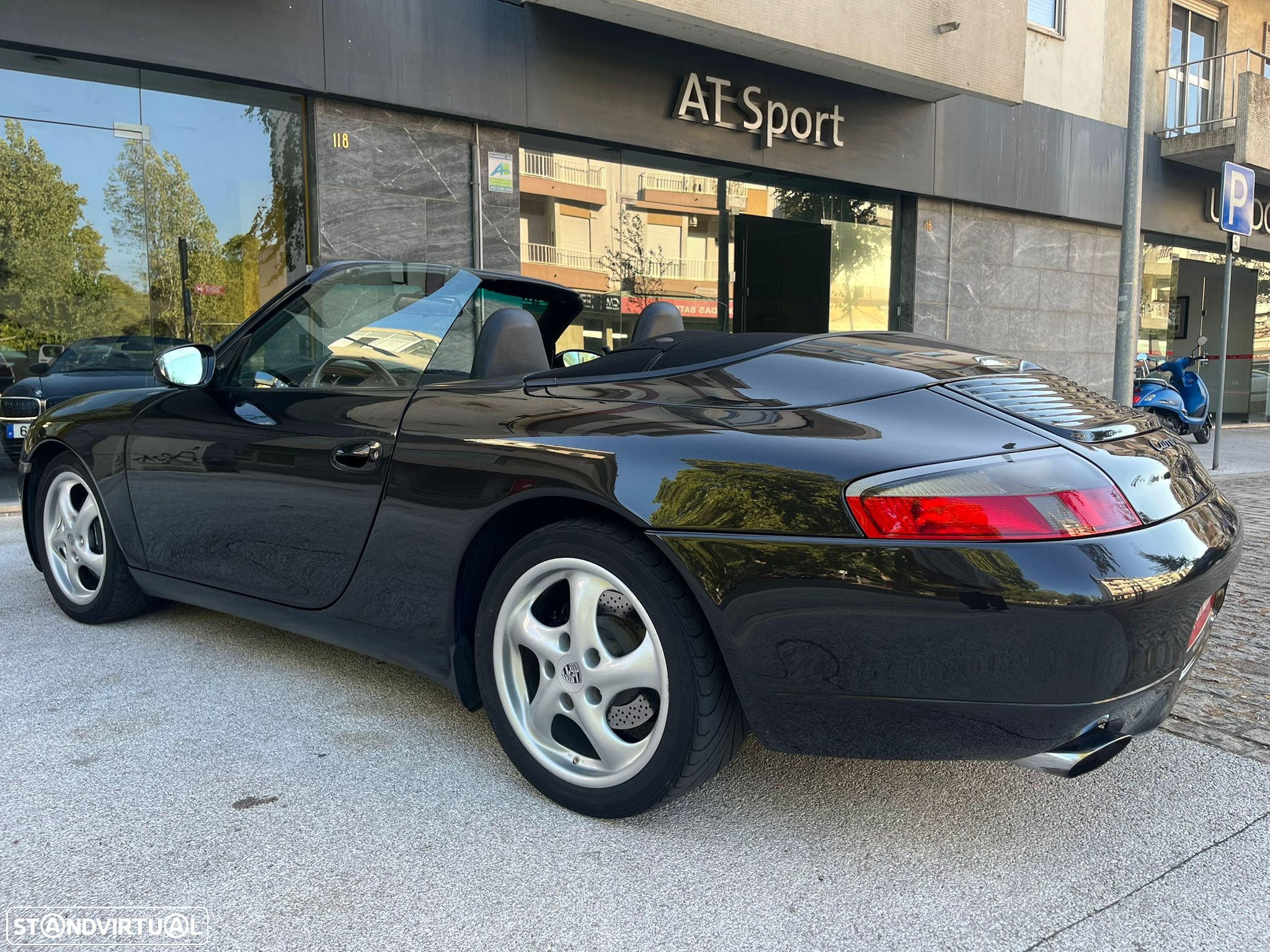 Porsche 911 (996) Carrera Cabrio - 31