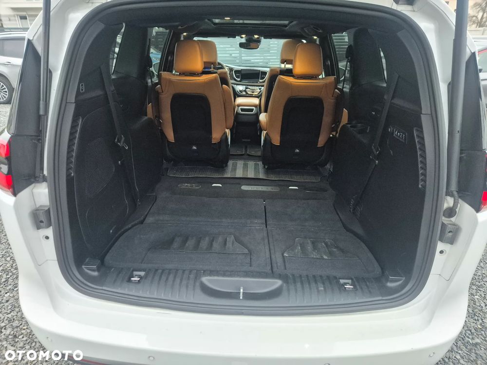 Chrysler Pacifica - 13