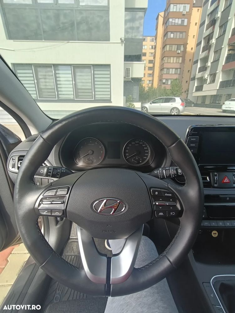 Hyundai i30 1.5 110CP 5DR M/T Comfort - 12