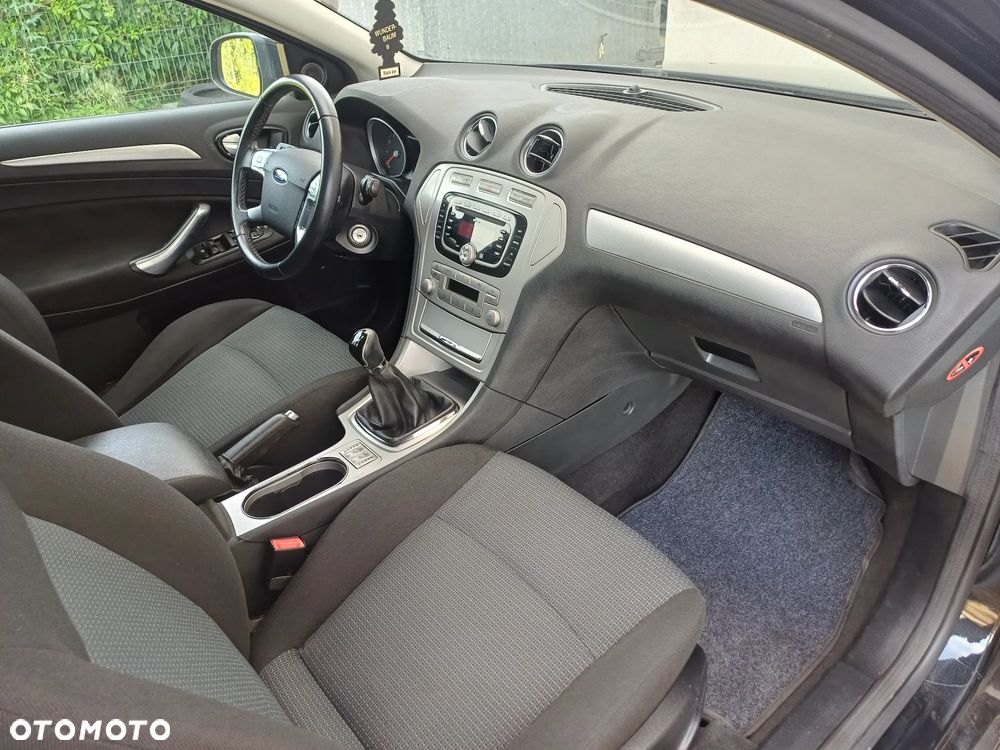 Ford Mondeo - 8