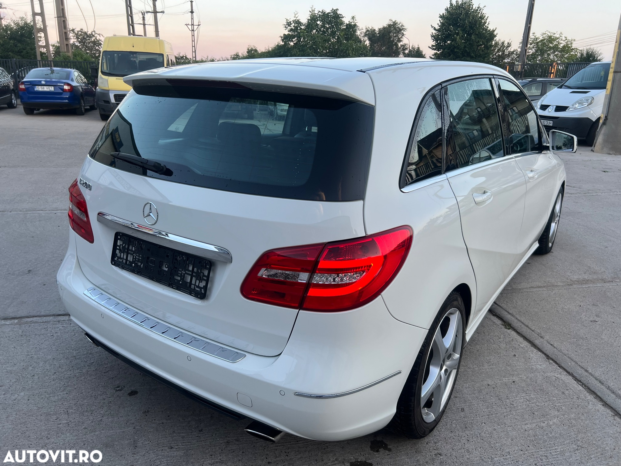 Mercedes-Benz B 200 BlueEFFICIENCY - 3