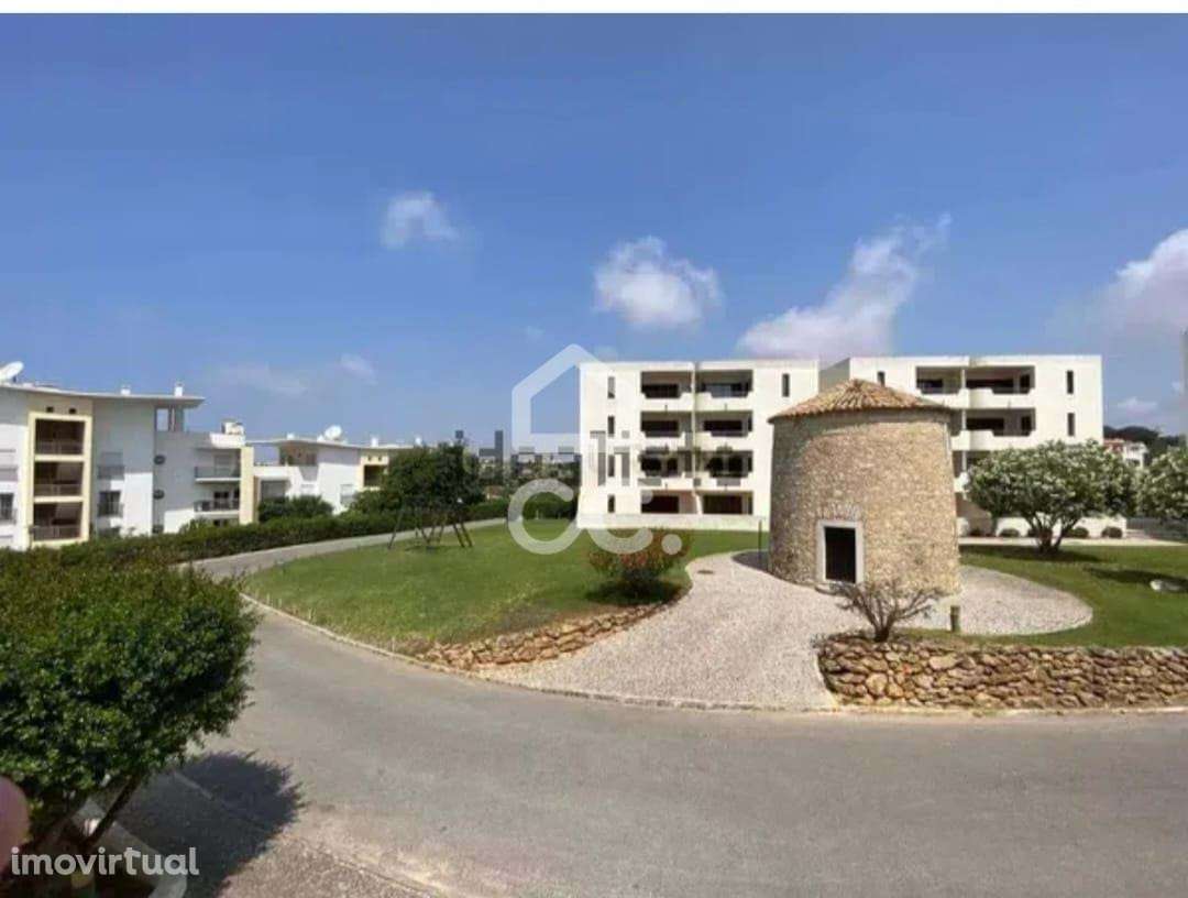 Apartamento TO convertido a T1 em condomínio fechado com 3 piscinas, c - Grande imagem: 2/23