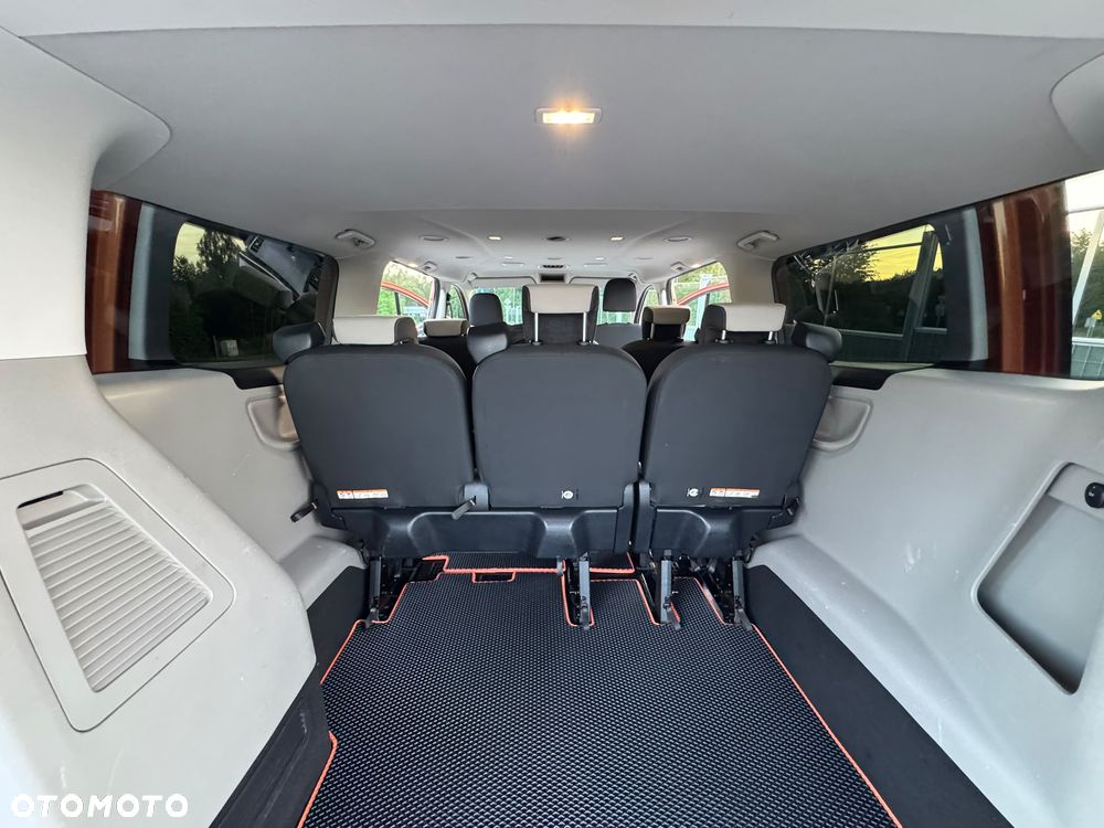 Ford Tourneo Custom - 8