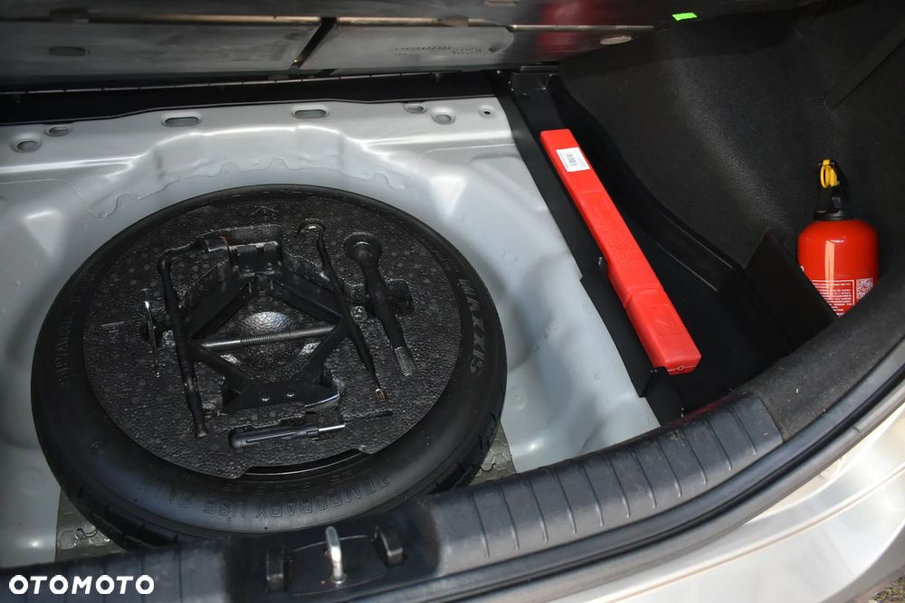 Kia Ceed - 12