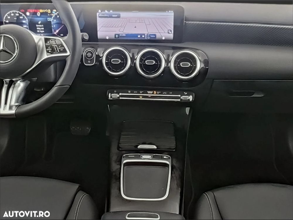 Mercedes-Benz A 200 7G-DCT Progressive - 8