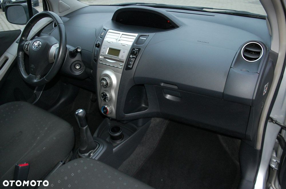 Toyota Yaris - 23